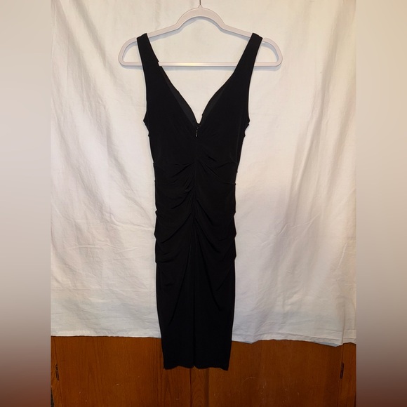 LE CHATEAU black dress - Picture 3 of 4